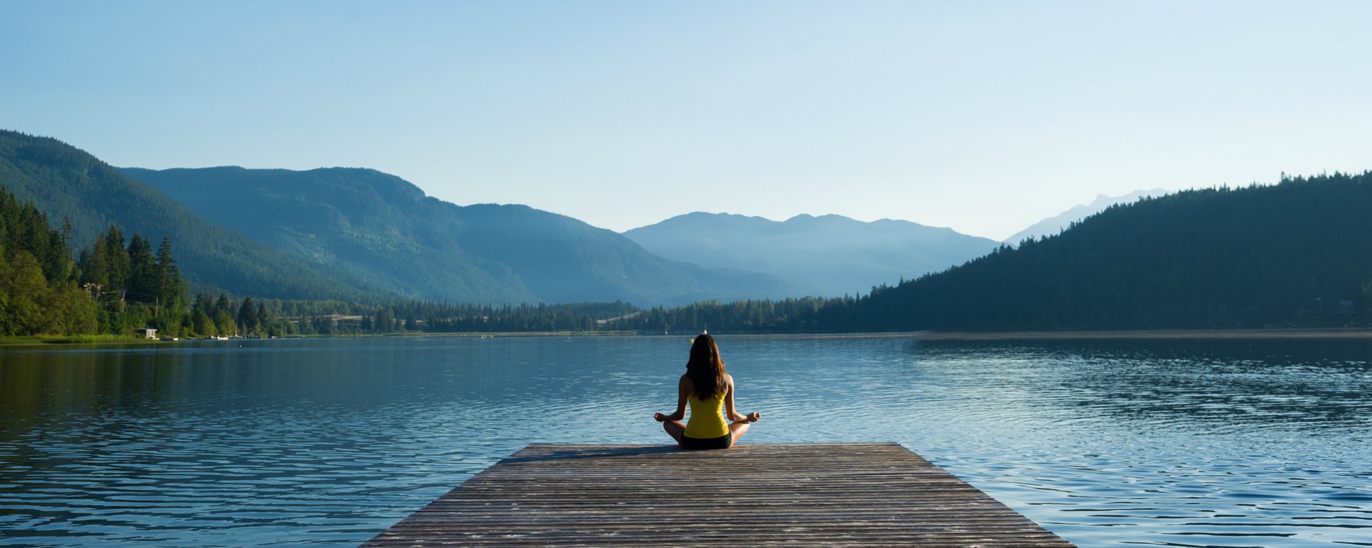 Yoga and travel: journeys that promote wellbeing and self-discovery